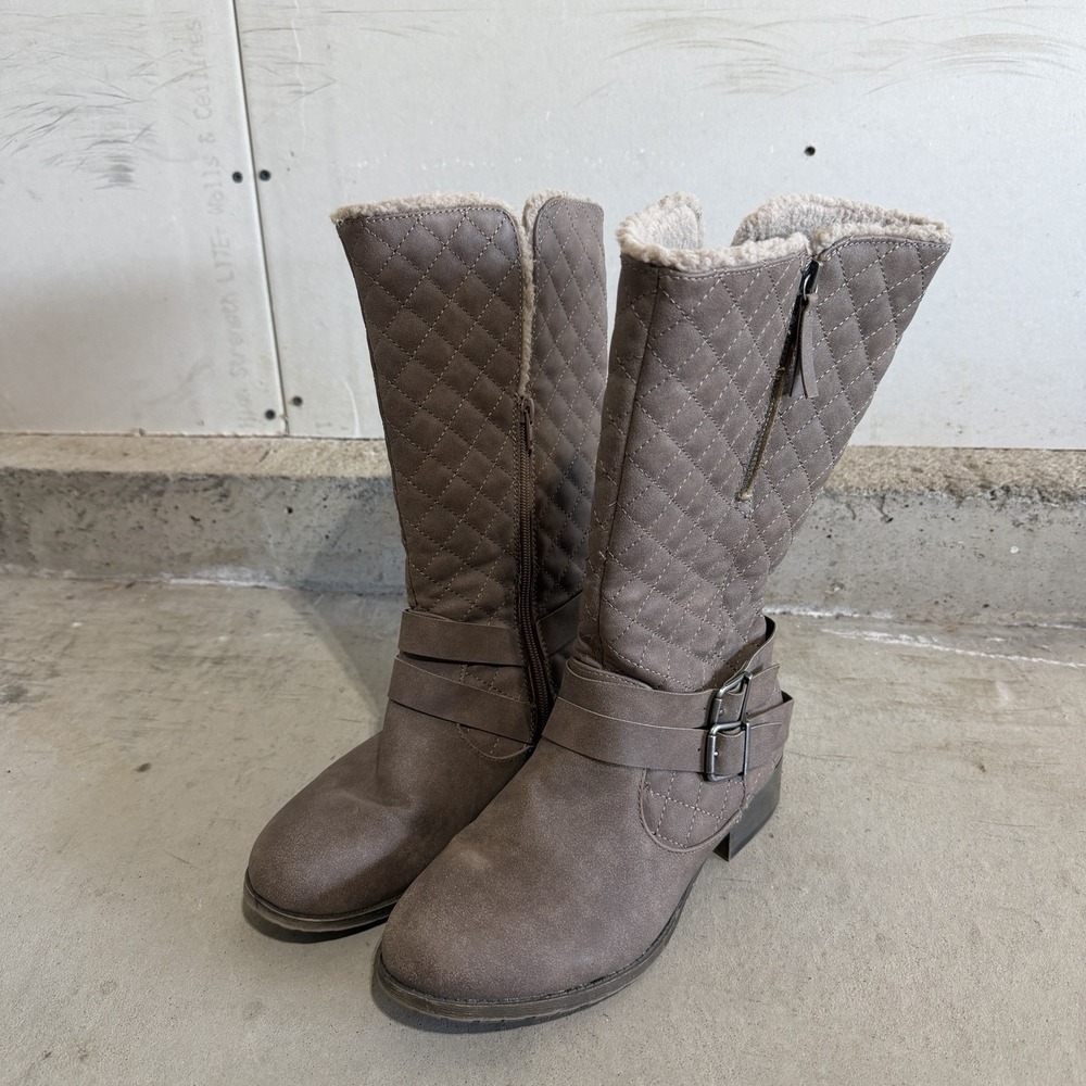 Maurices Deena Quilted Tall Boots Taupe Sherpa Lined Size 8.5 Wide Calf